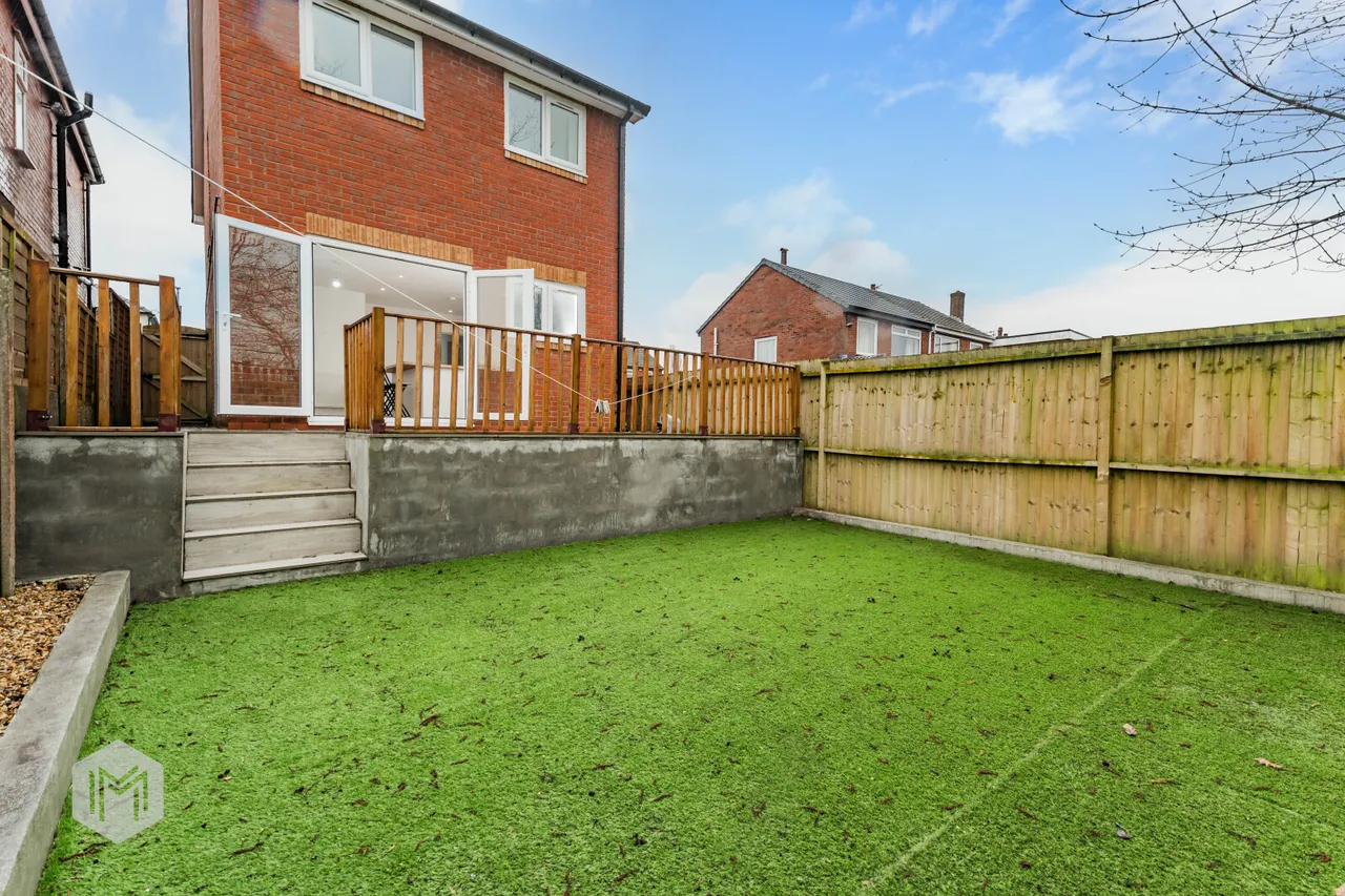 40a Forton Avenue, Bolton, BL2 6JF, photo 2