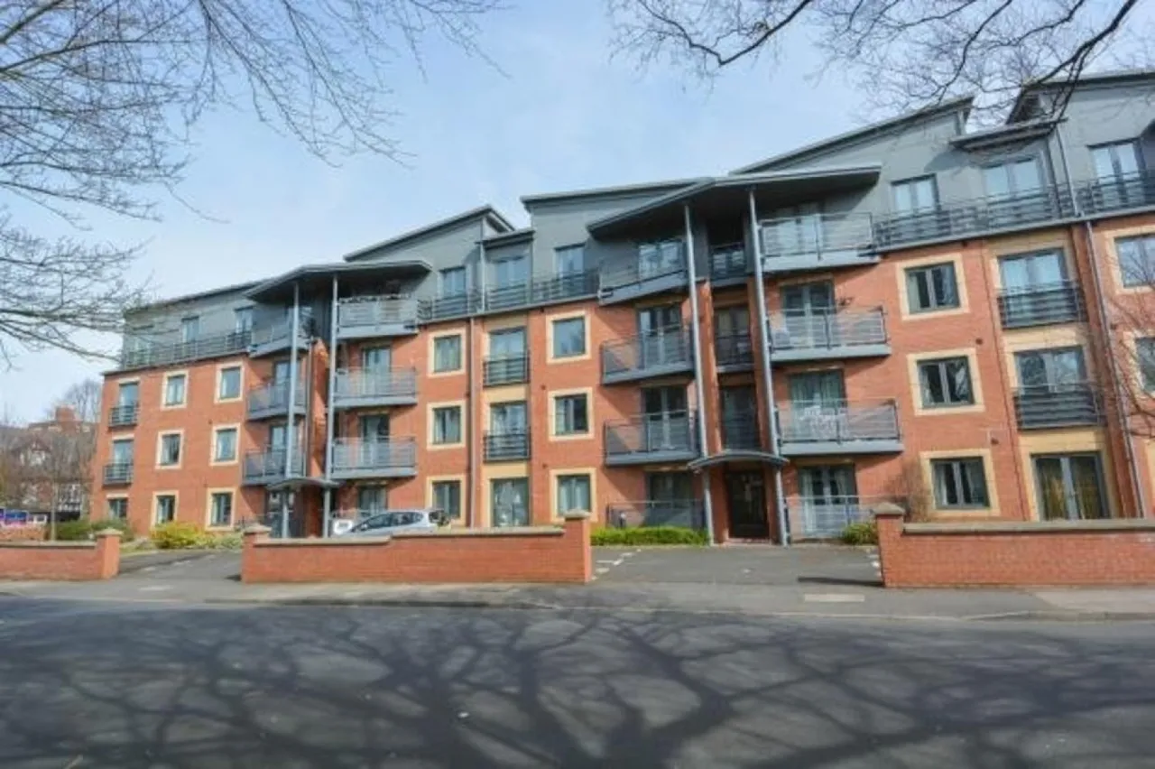 2 bed flat to rent — Spire Court, Manor Road, Edgbaston, B16