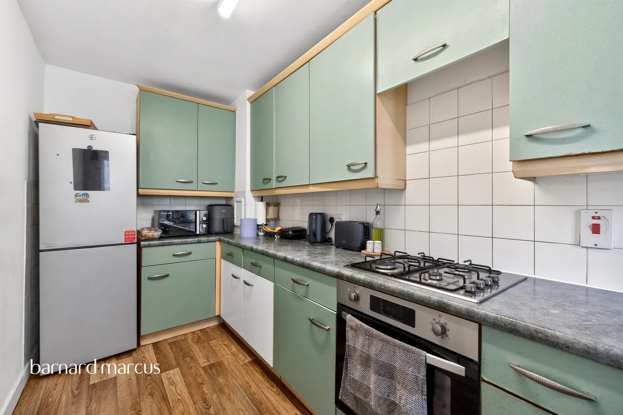 Silver Birch Close, London, photo 9