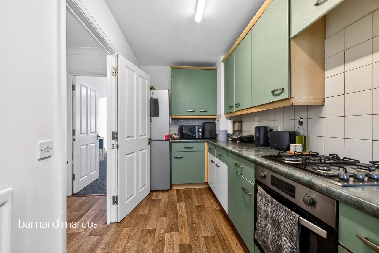 Silver Birch Close, London, photo 2