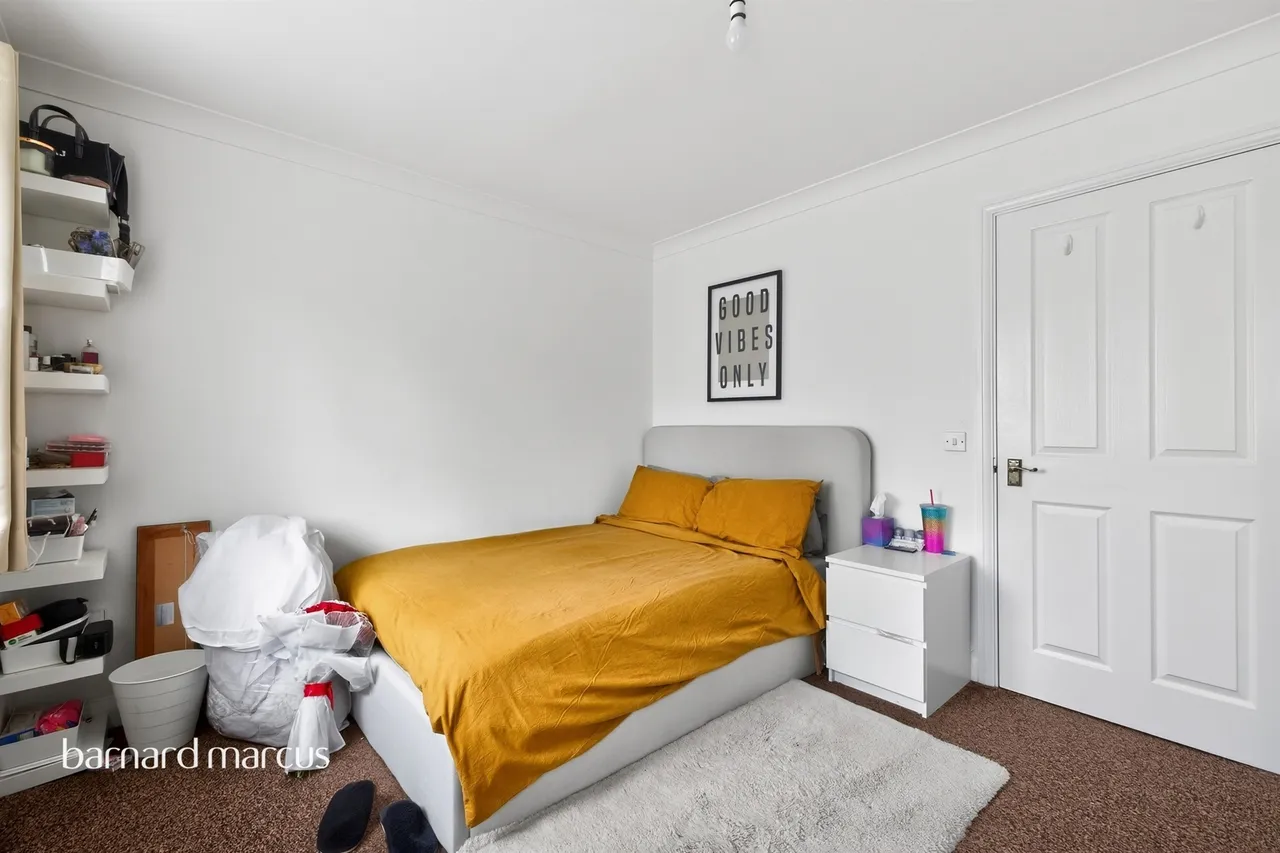 Silver Birch Close, London, photo 7