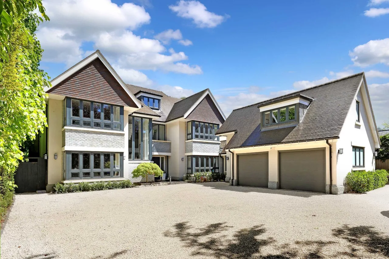 6 bed house to rent, Penn Road, Beaconsfield, HP9