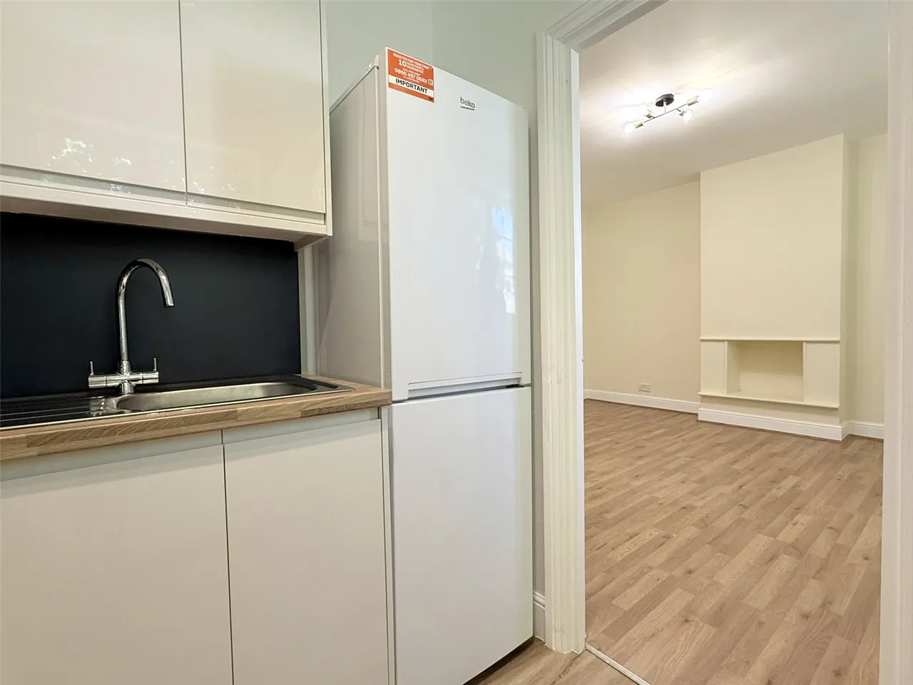 High Road, London, N20 9LN, photo 6