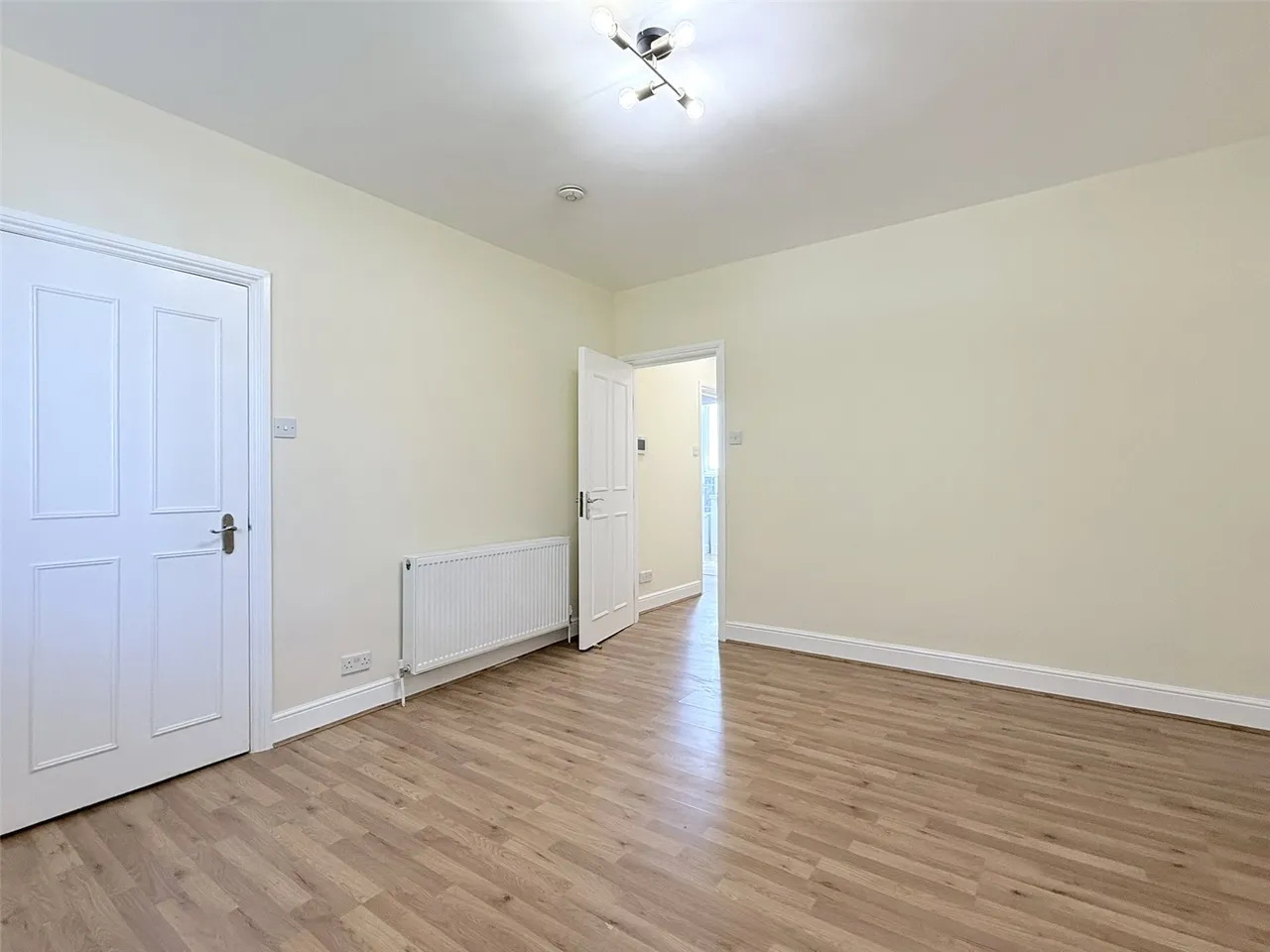High Road, London, N20 9LN, photo 7
