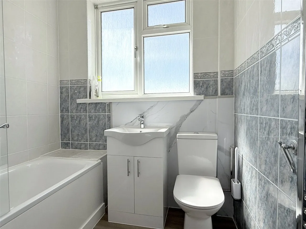 High Road, London, N20 9LN, photo 8