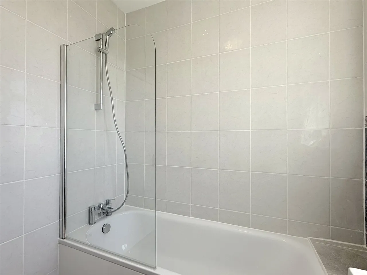 High Road, London, N20 9LN, photo 9