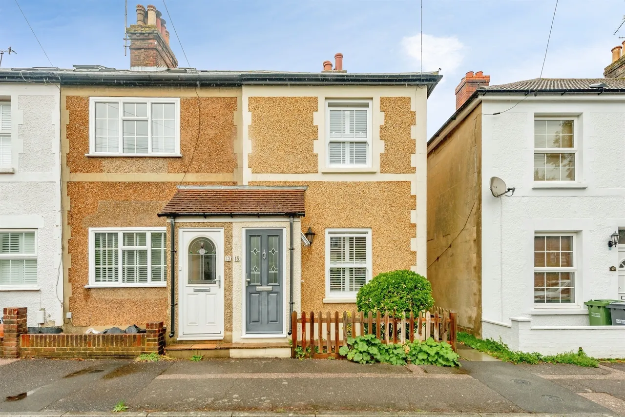 2 bed house for sale — Albert Road, Merstham, Redhill