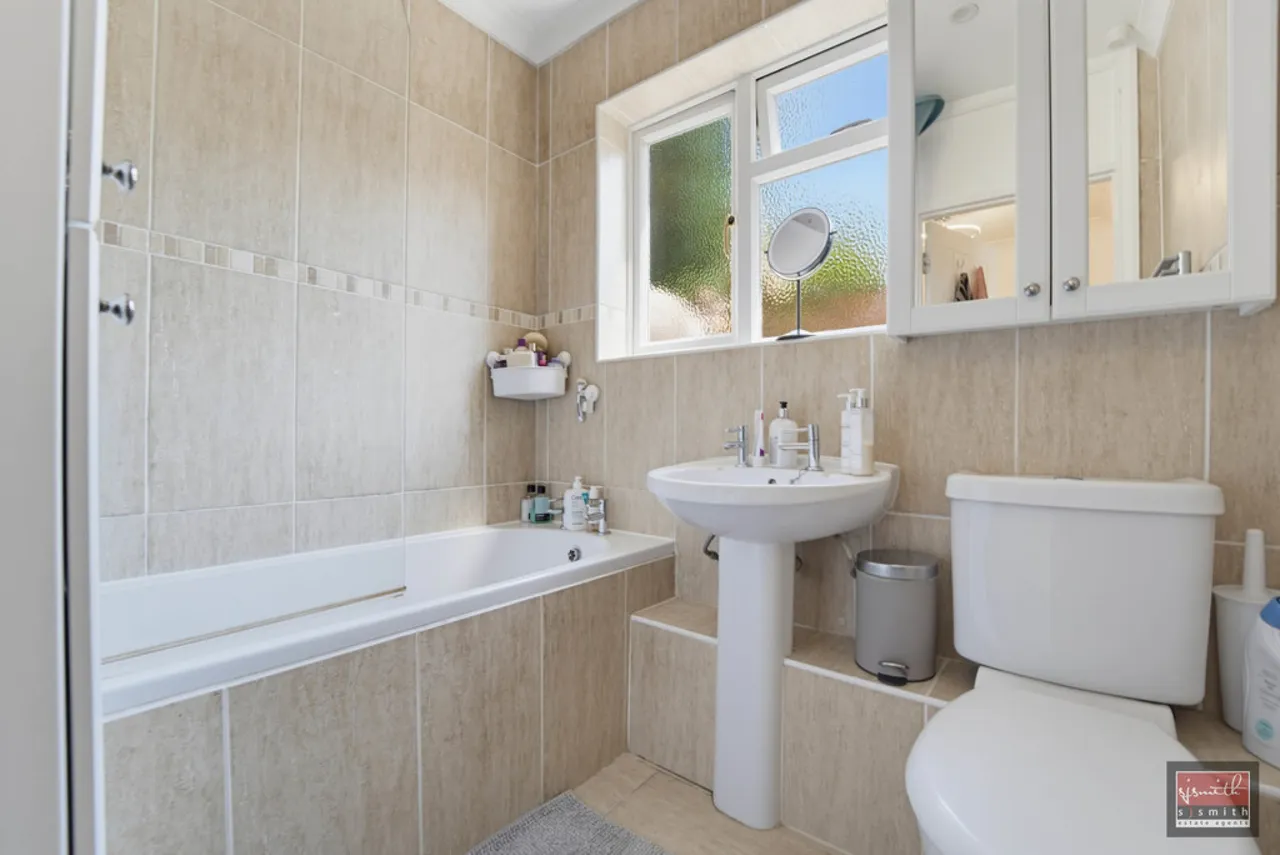 Philip Road, Staines-upon-Thames, TW18, photo 11