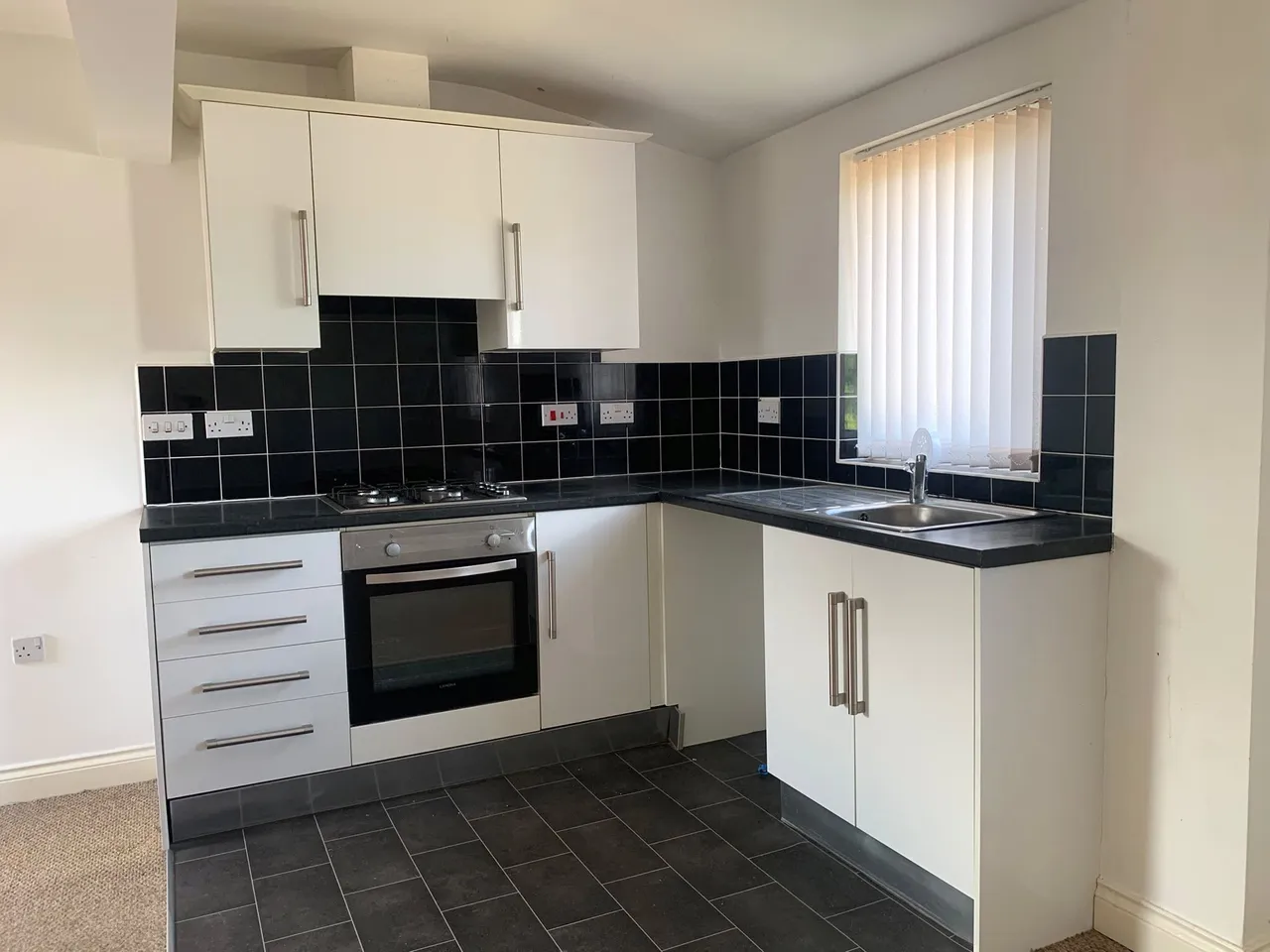 Old Chester Road, Birkenhead, CH42, photo 6