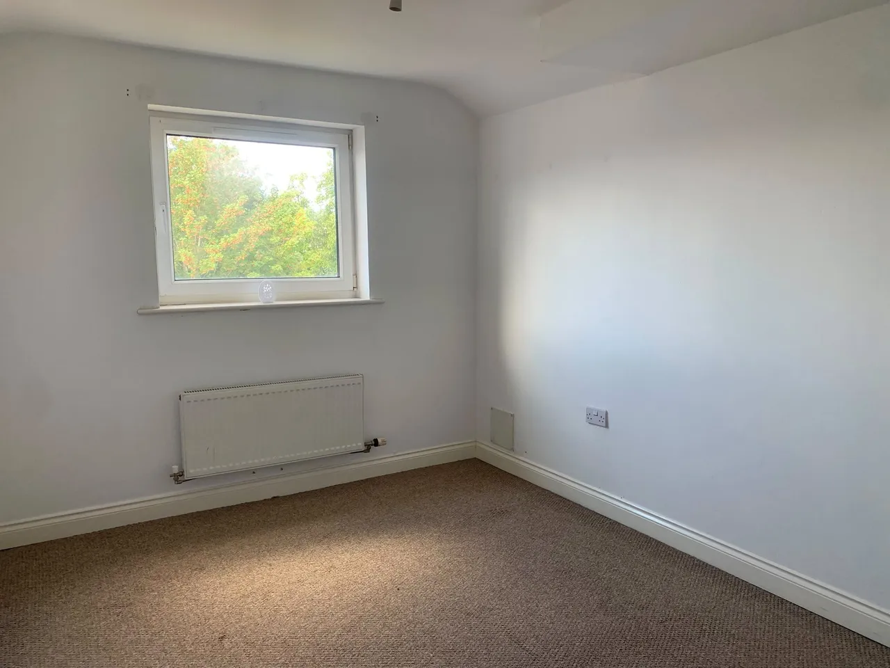 Old Chester Road, Birkenhead, CH42, photo 4