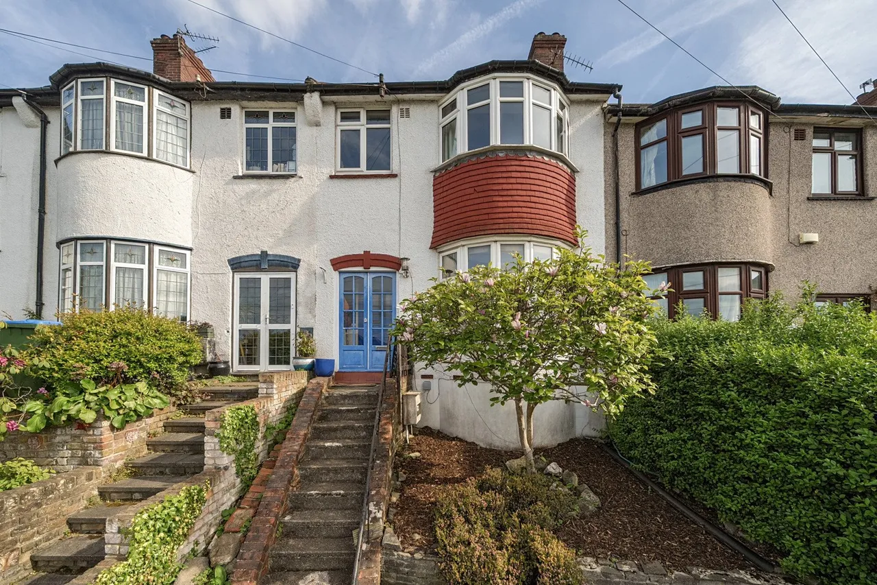 4 bed house for sale — Moordown, SE18