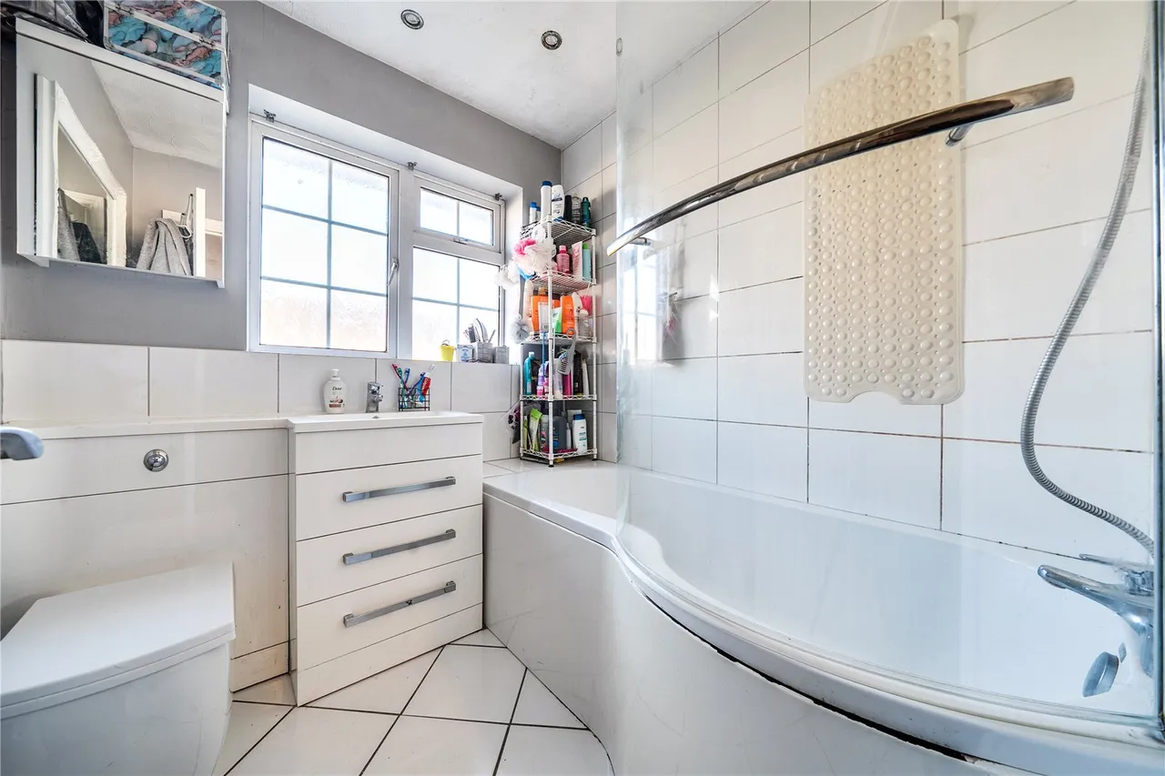 Iron Mill Lane, Crayford, DA1, photo 2