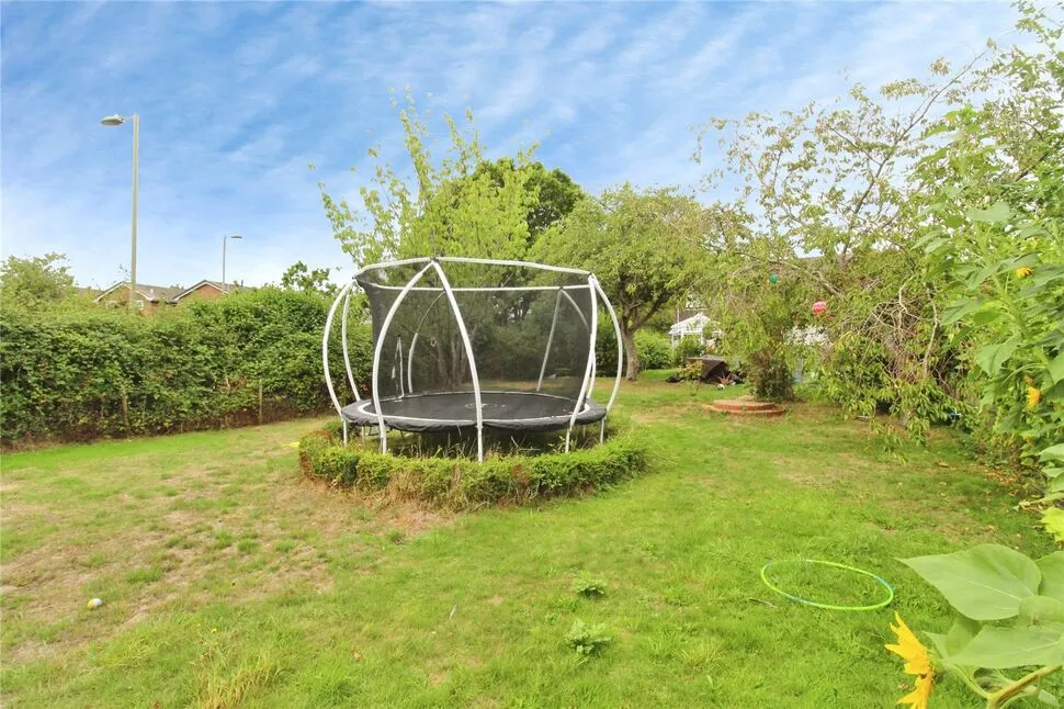 Cooks Lane, Calmore, Hampshire, SO40, photo 12