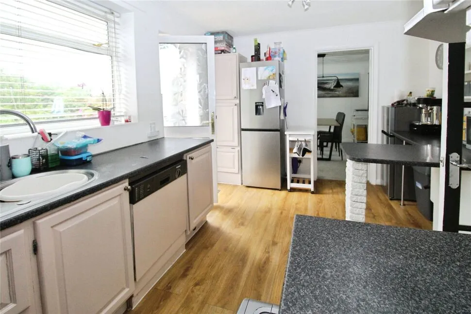Cooks Lane, Calmore, Hampshire, SO40, photo 3