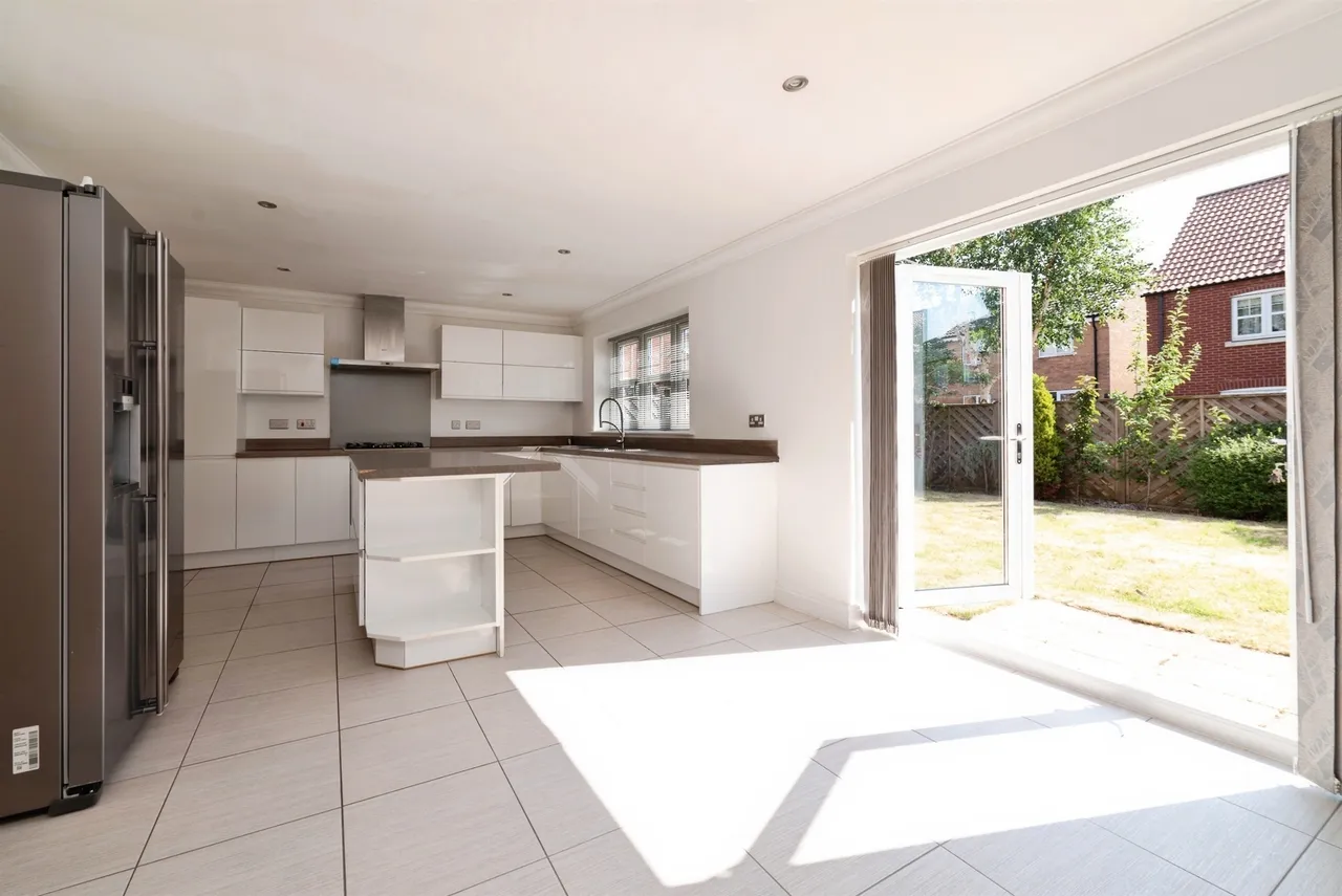 Farrier Close, Kingswood, Hull, photo 5
