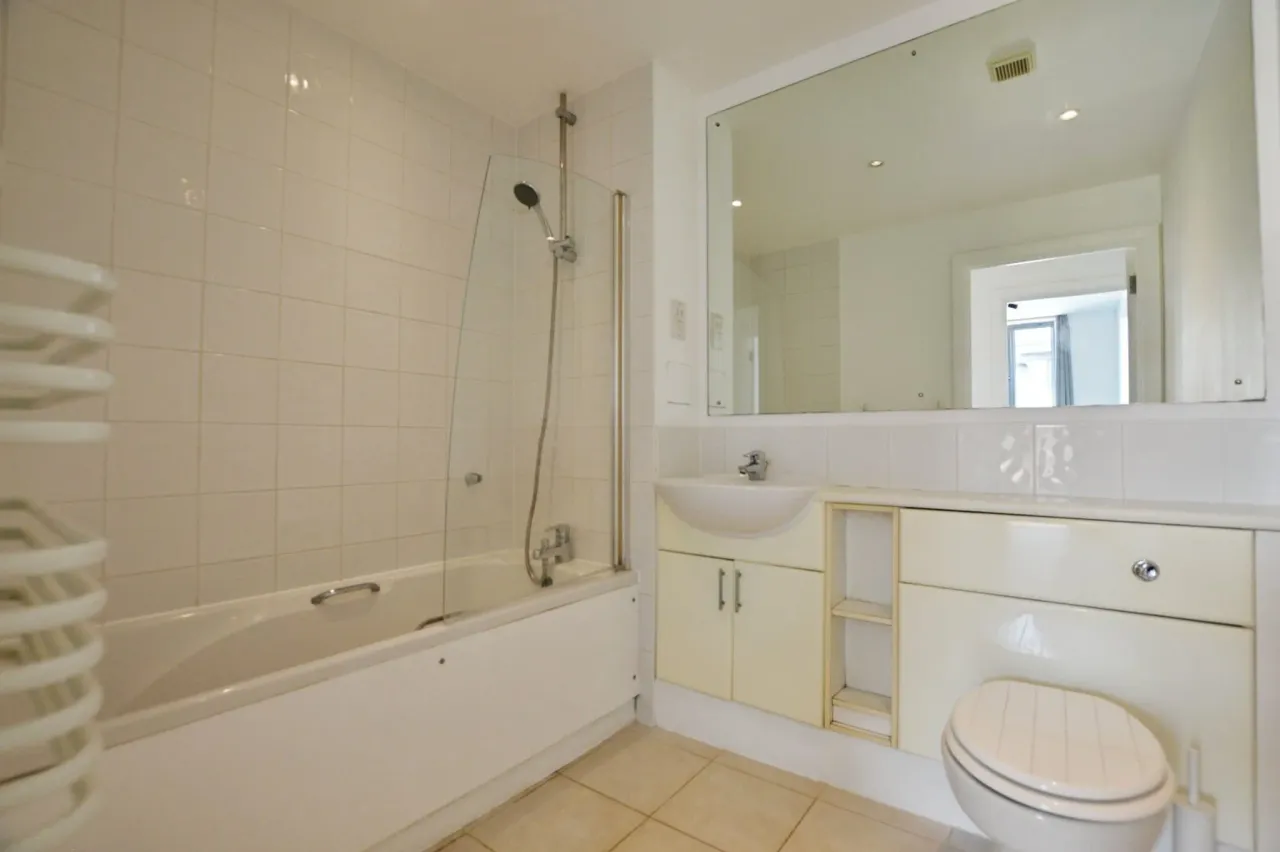 Charles House, Guildford Street, Cher..., photo 10