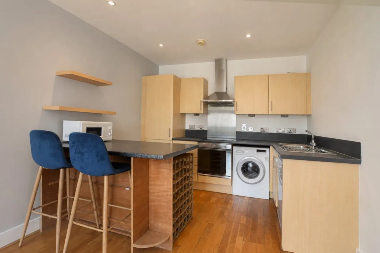 Charles House, Guildford Street, Cher..., photo 2