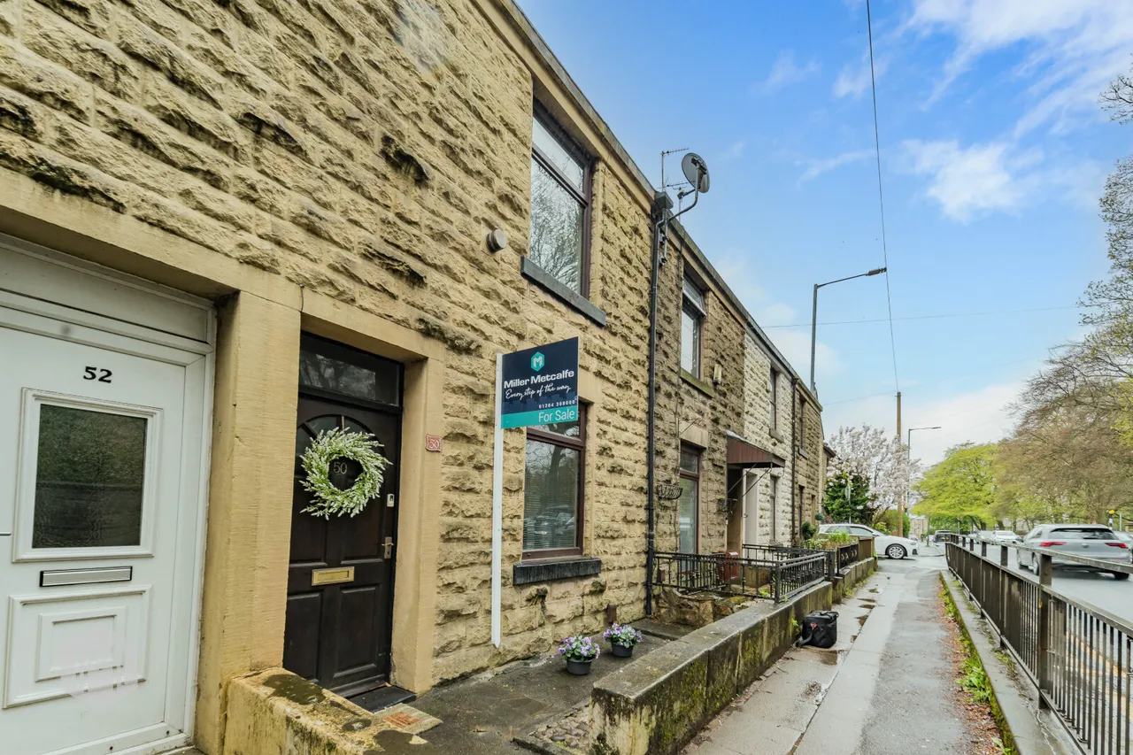 3 bed house for sale — Bradshaw Brow, Bolton, BL2 3DD