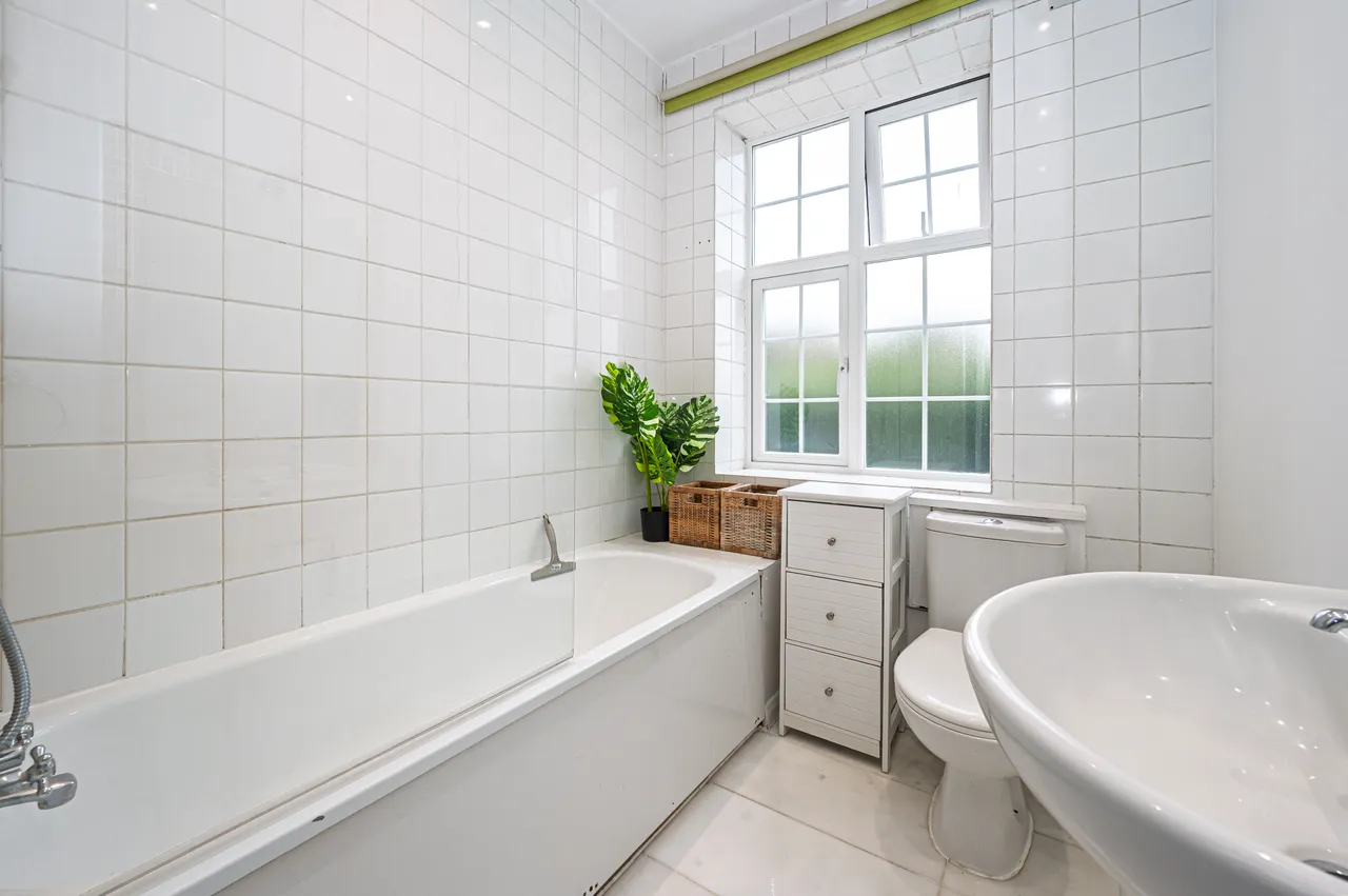 London, NW11, photo 6