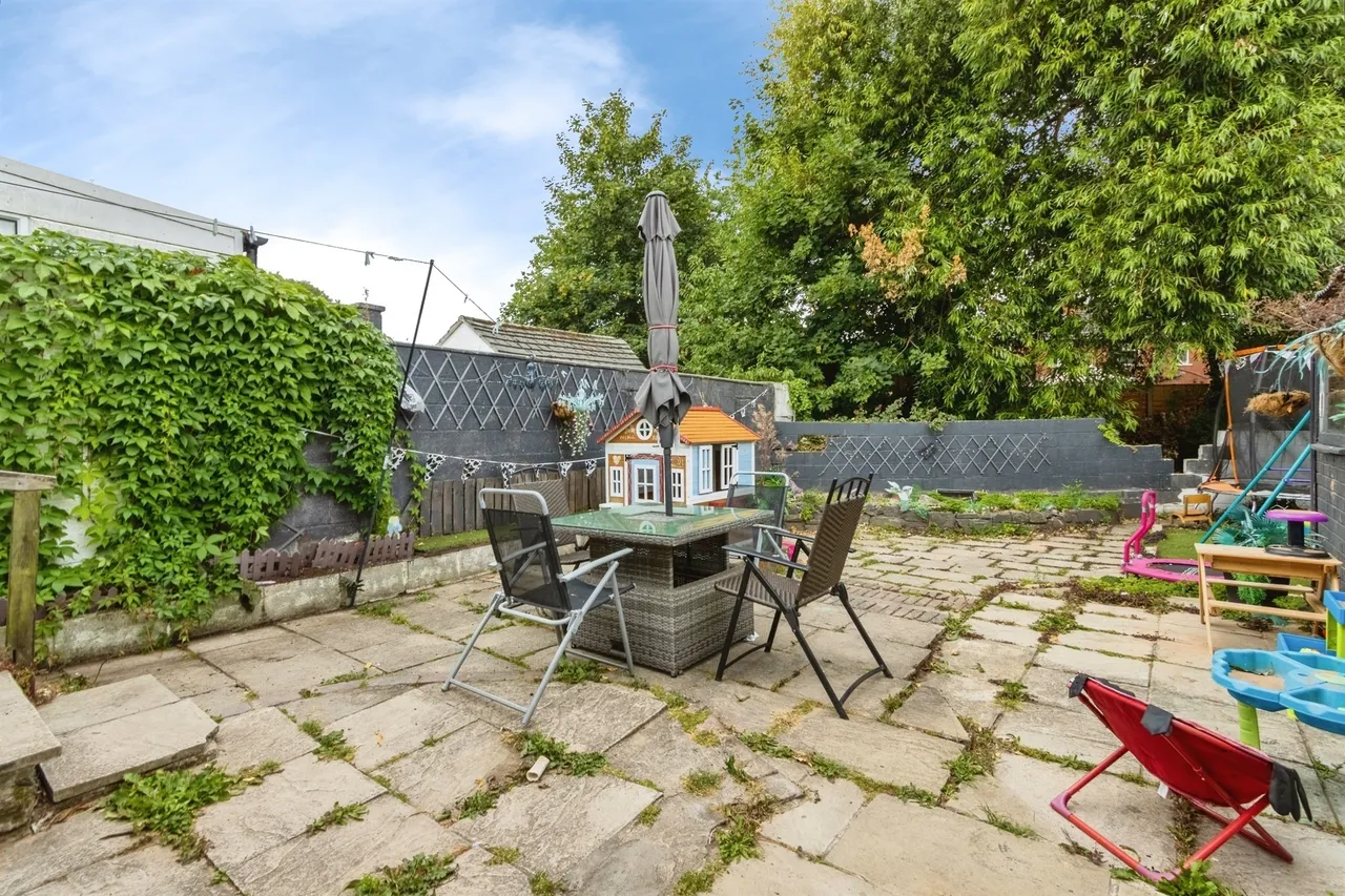 Whitebridge Avenue, LEEDS, photo 12