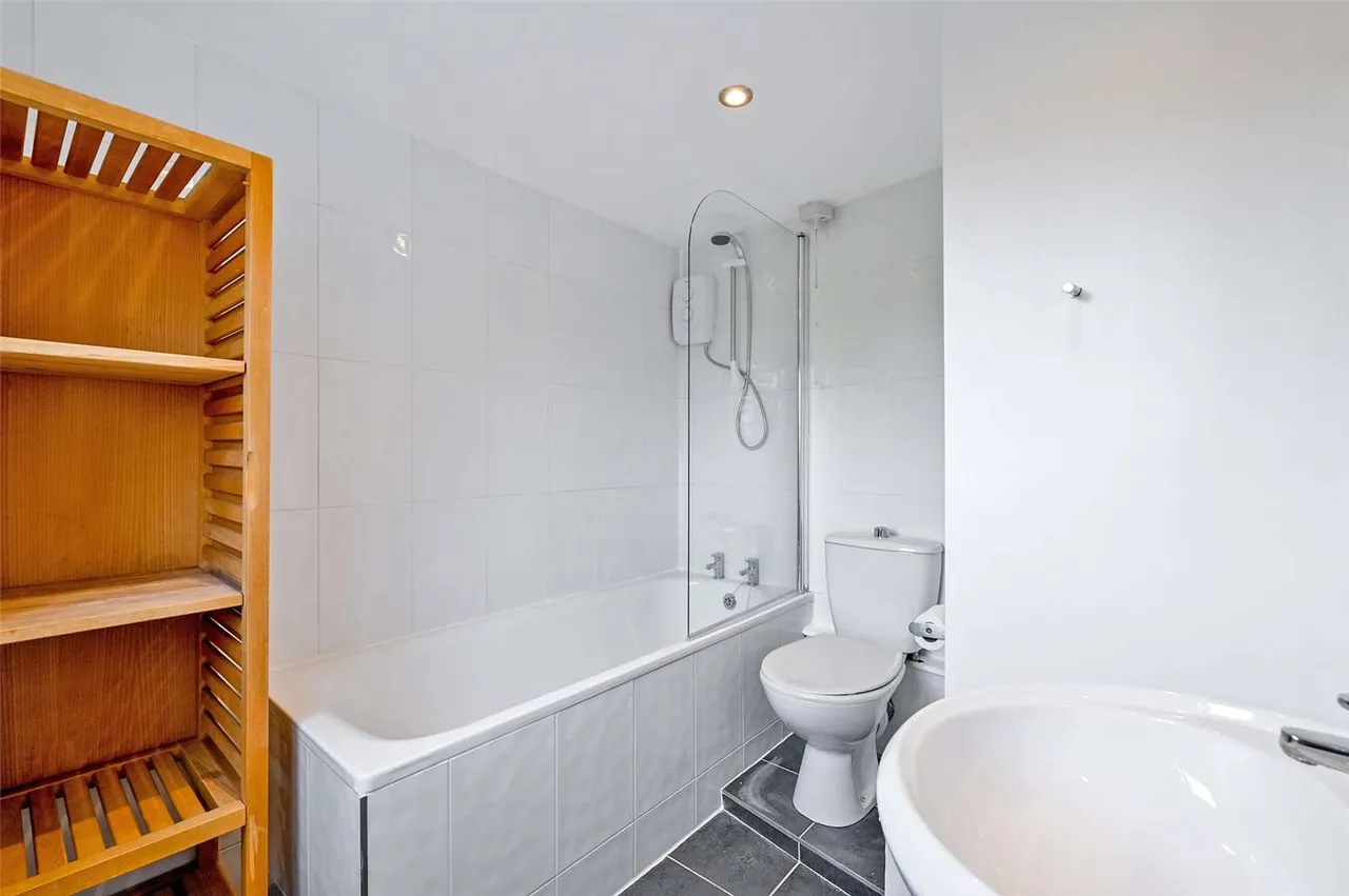 Helena Road, Windsor, Berkshire, SL4 1JN, photo 7