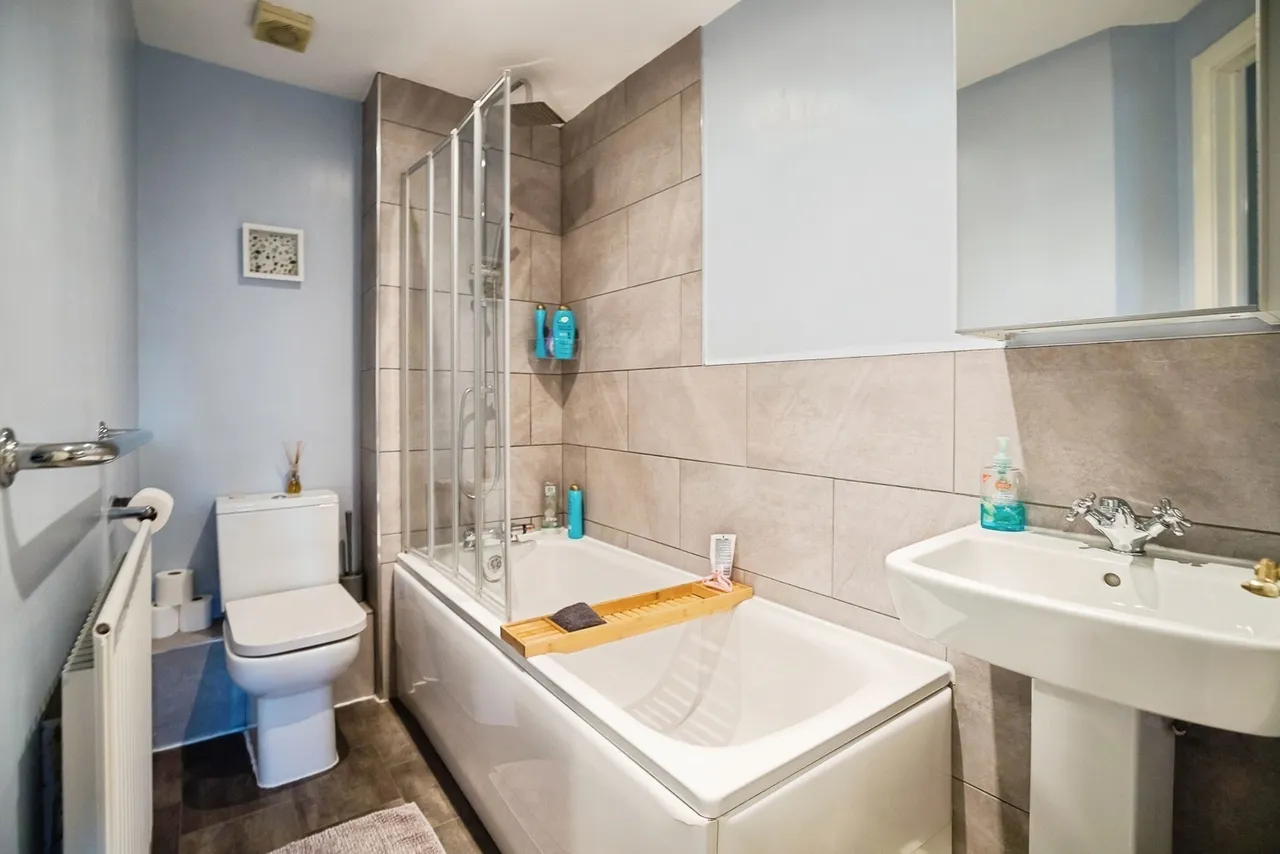 Thomas Brassey Close, Chester, CH2, photo 4