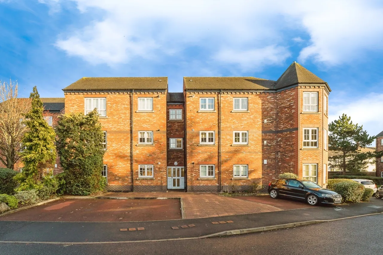 2 bed flat for sale, Thomas Brassey Close, Chester, CH2