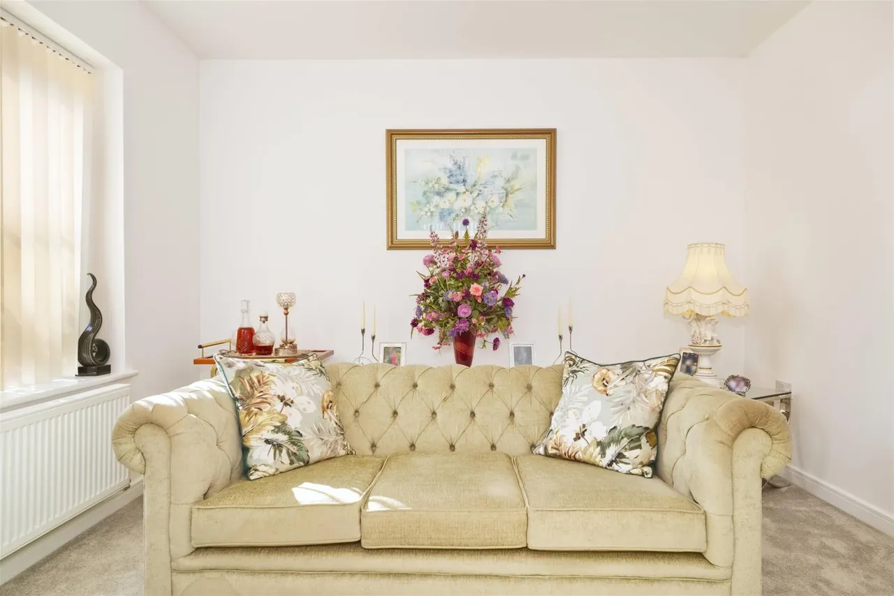 Caffyn Place, Horsham, West Sussex RH12 3XH, photo 8
