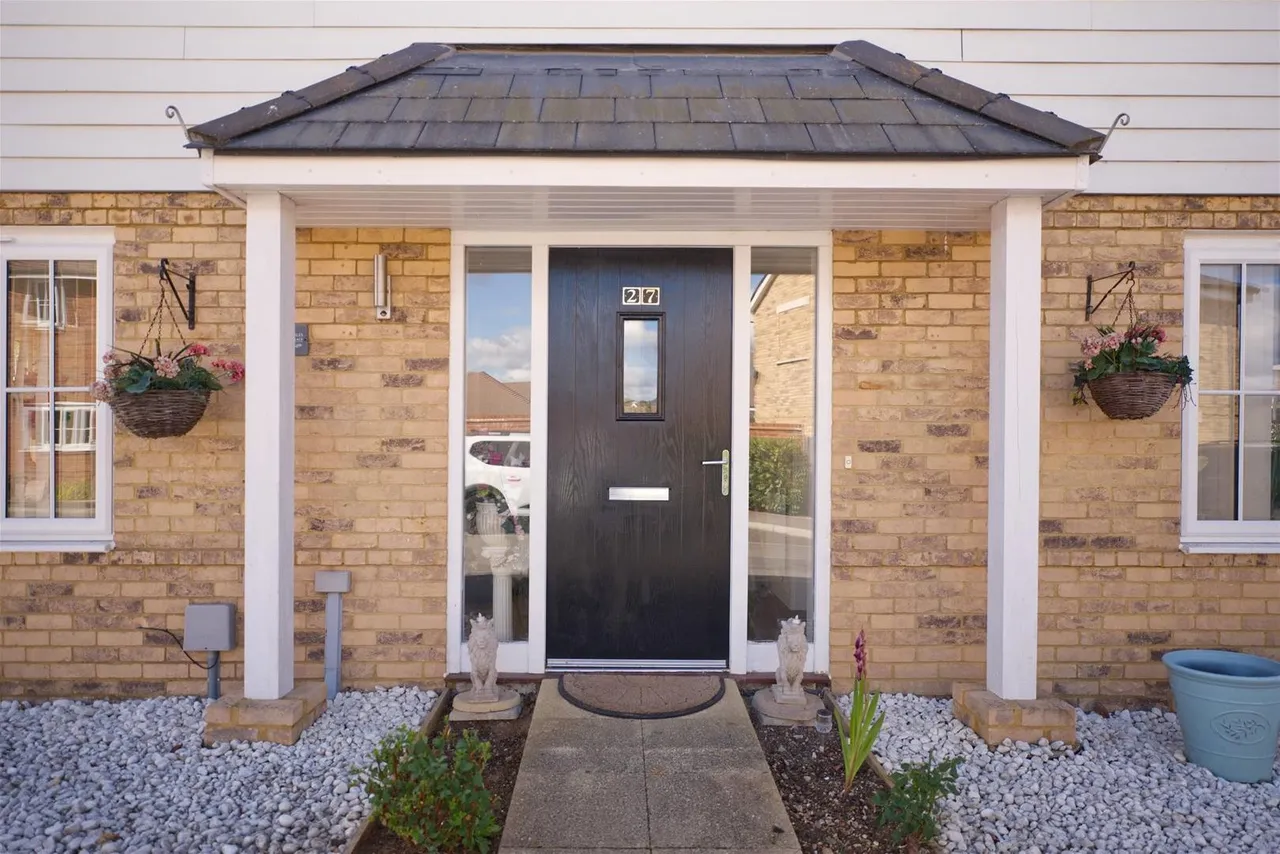 Caffyn Place, Horsham, West Sussex RH12 3XH, photo 3