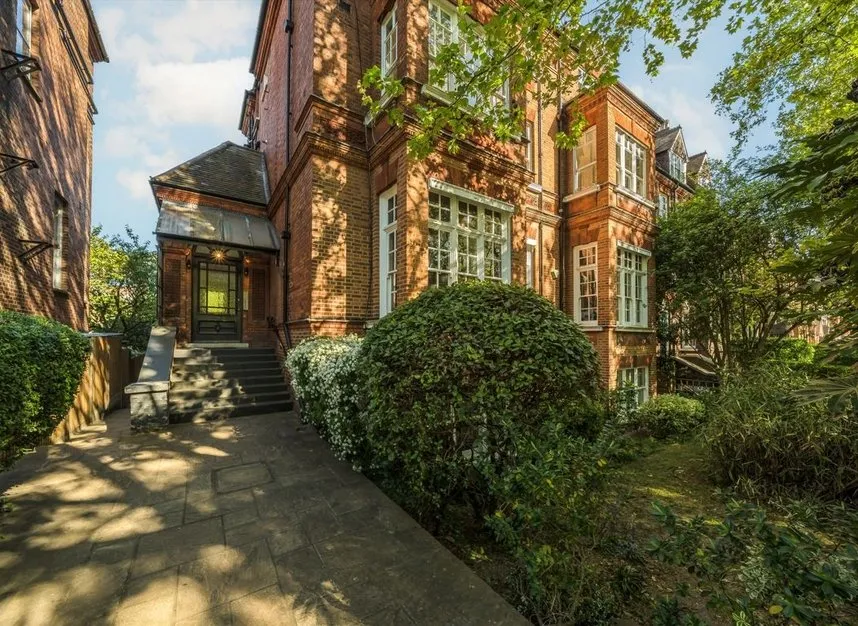 2 bed flat for sale, Fitzjohns Avenue, Hampstead, NW3