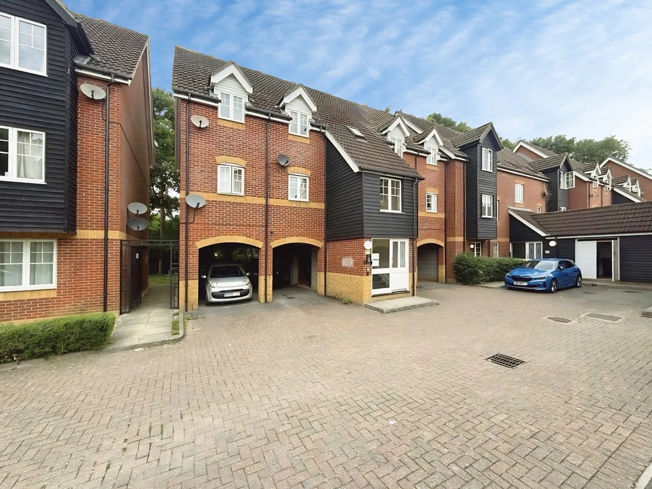 2 bed flat to rent — Gould Close, Newbury, Berkshire, RG14 5QN