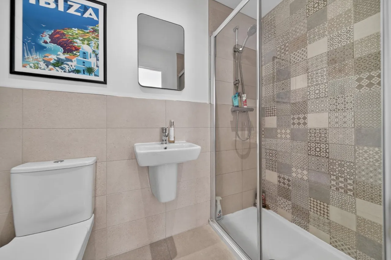 Blackthorn Lane, Leeds, LS16, photo 12