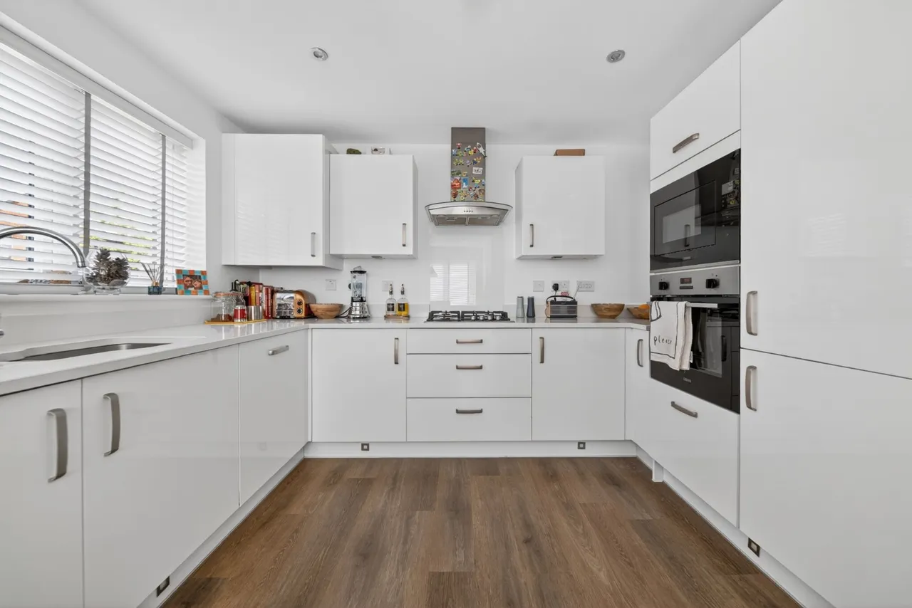 Blackthorn Lane, Leeds, LS16, photo 6