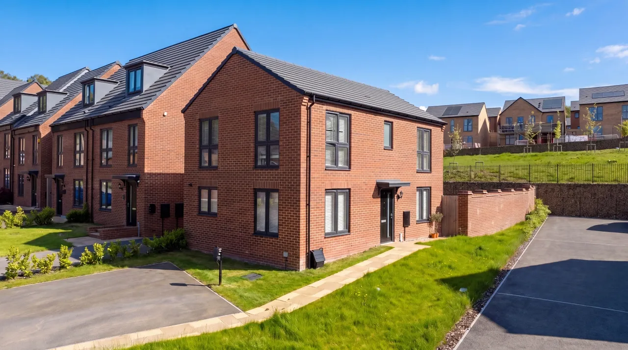 Blackthorn Lane, Leeds, LS16, photo 16
