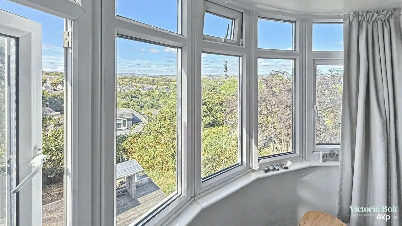 St. Annes Road, Saltash, photo 17
