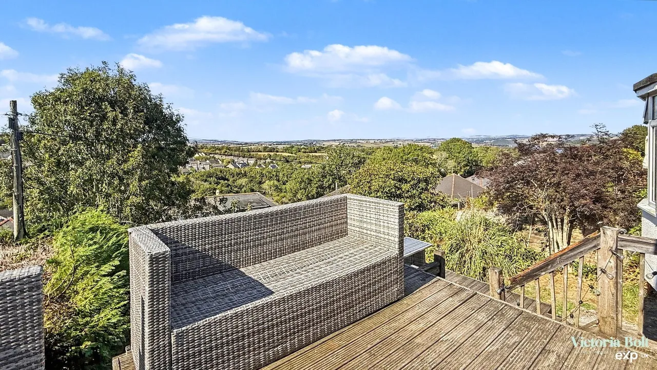 St. Annes Road, Saltash, photo 13