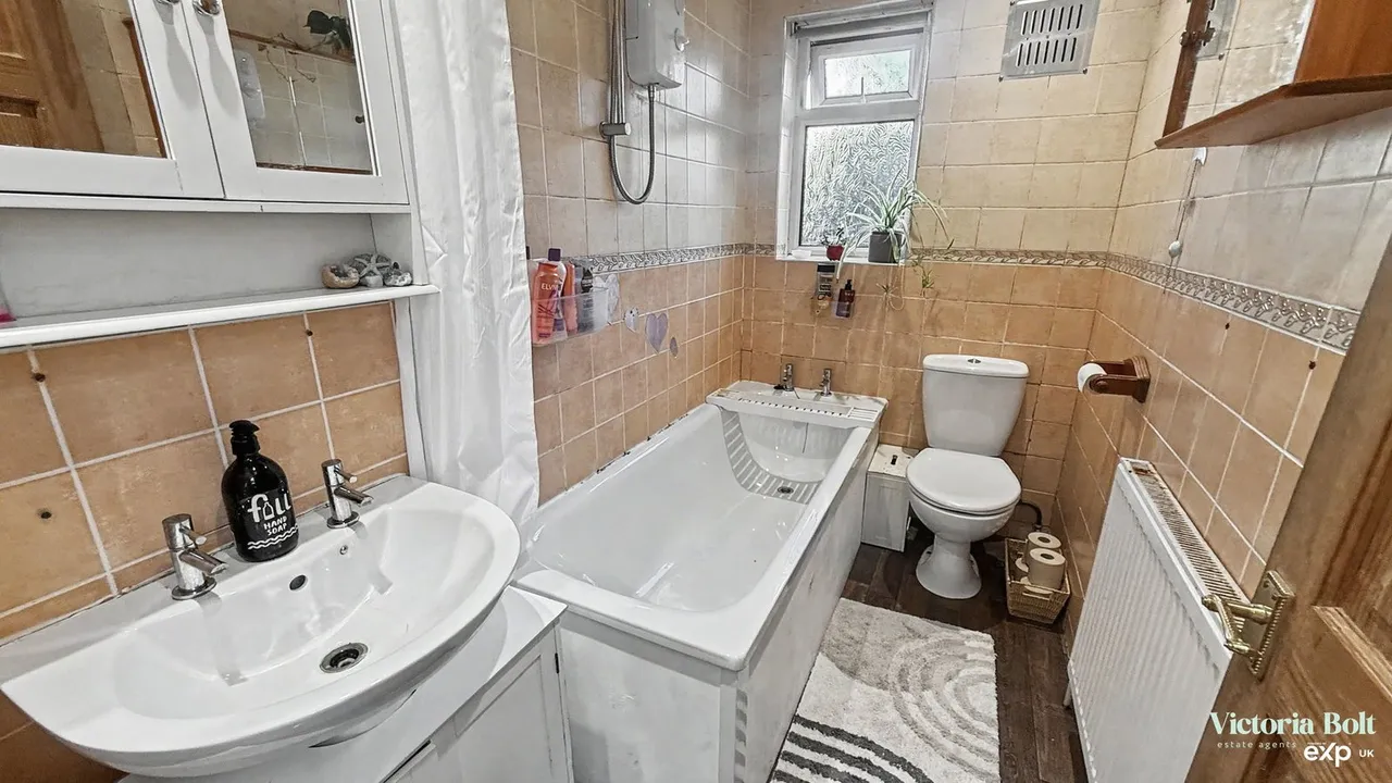 St. Annes Road, Saltash, photo 8