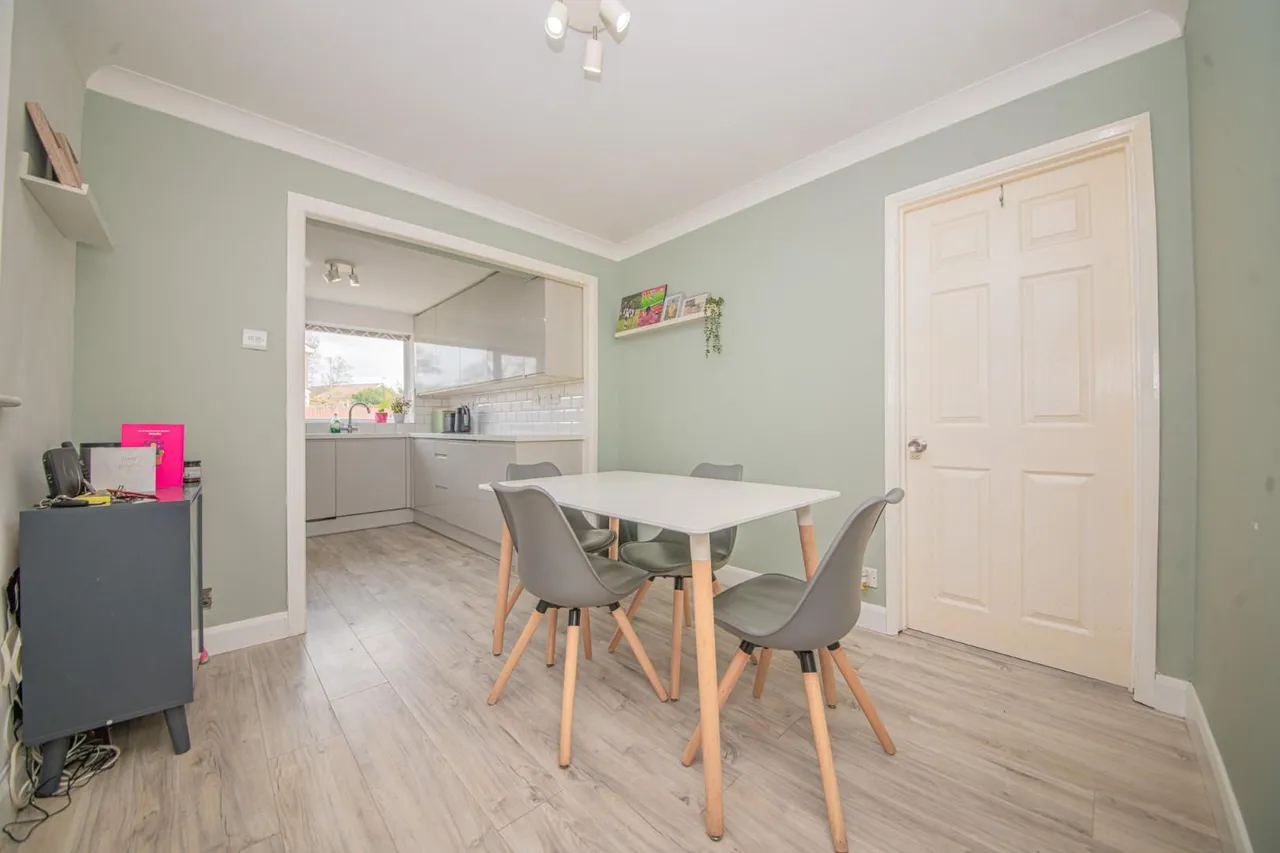 Otter Close, Bishopstoke, Eastleigh, SO50 8NF, photo 2