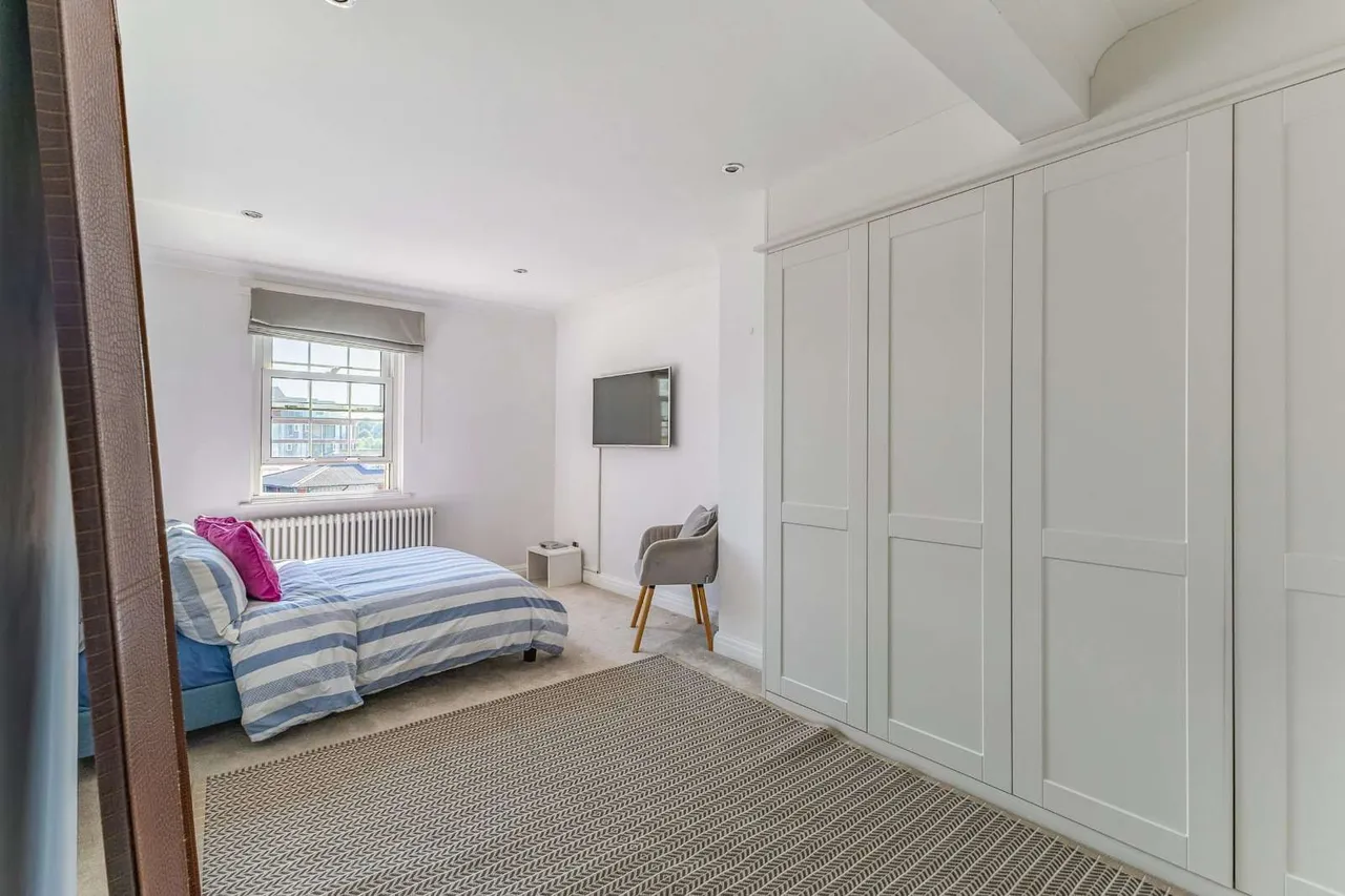 Trafalgar Place, Lymington, Hampshire, SO41 9BN, photo 9
