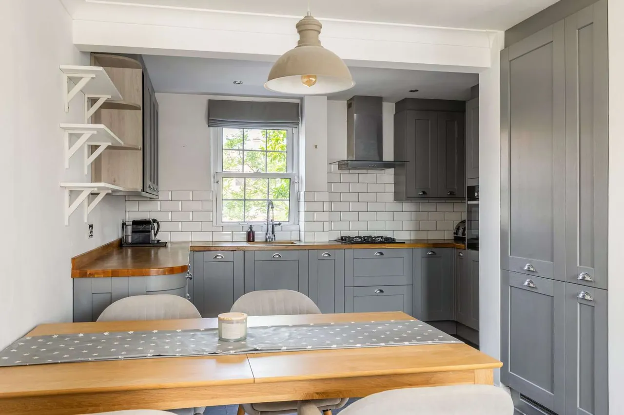 Trafalgar Place, Lymington, Hampshire, SO41 9BN, photo 7
