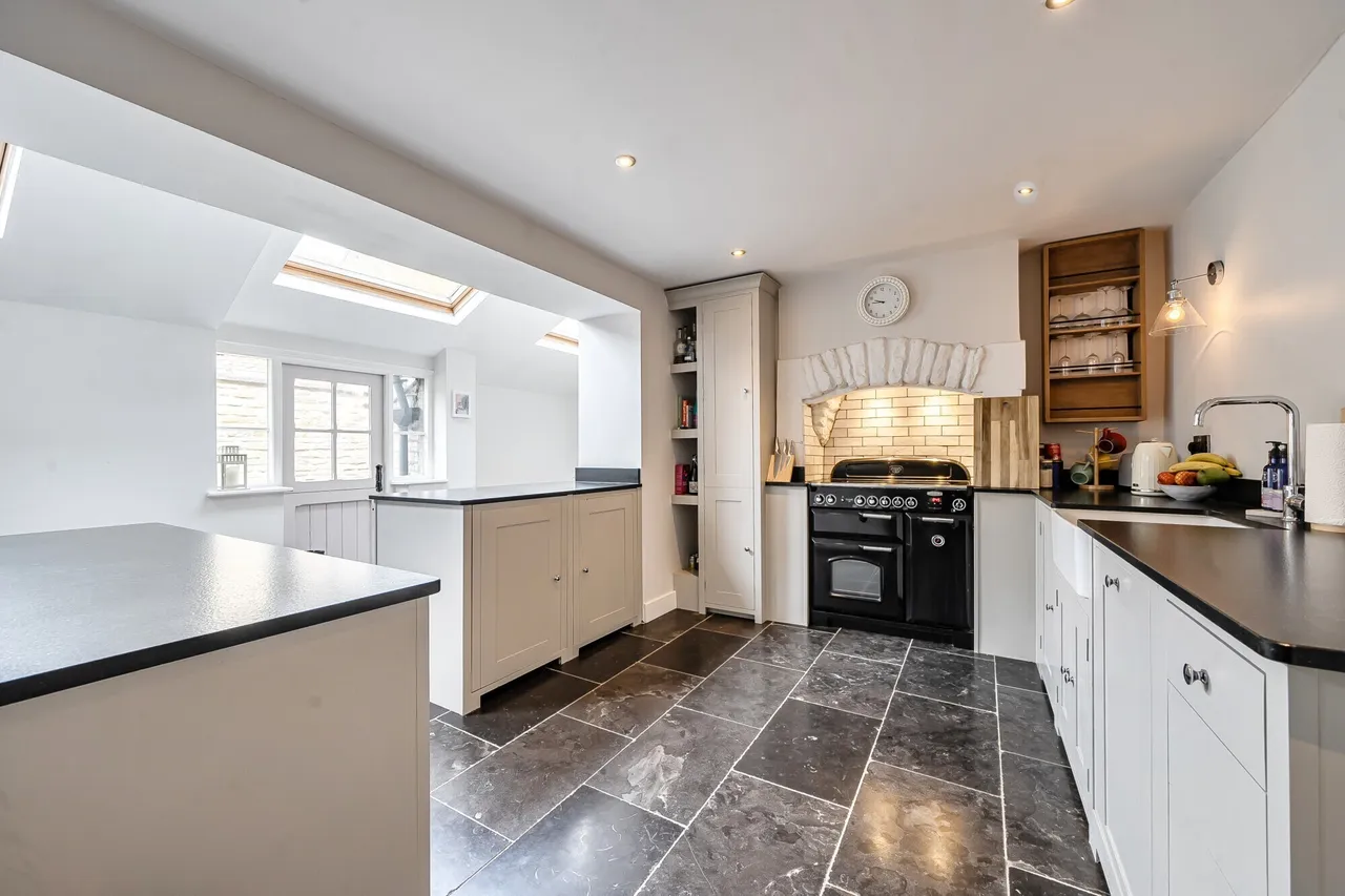 Hay Street, Marshfield, SN14, photo 4