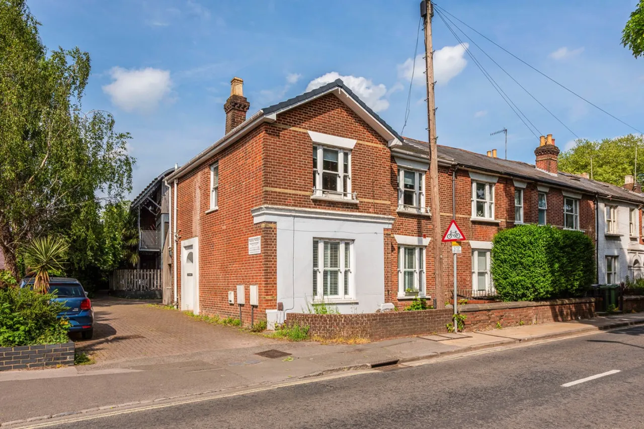 2 bed flat for sale, North Walls, Winchester, SO23