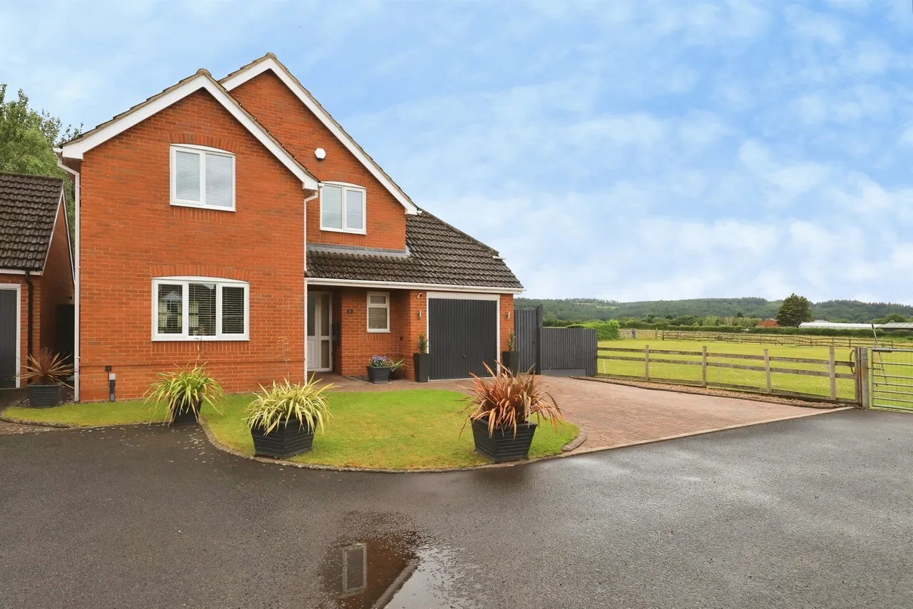 4 bed house for sale — The Paddock, Stourport-On-Severn