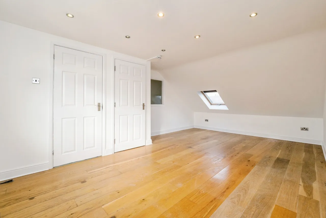 Wainfleet Avenue, Romford, RM5, photo 7