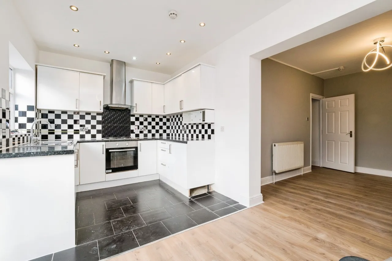 Wainfleet Avenue, Romford, RM5, photo 4
