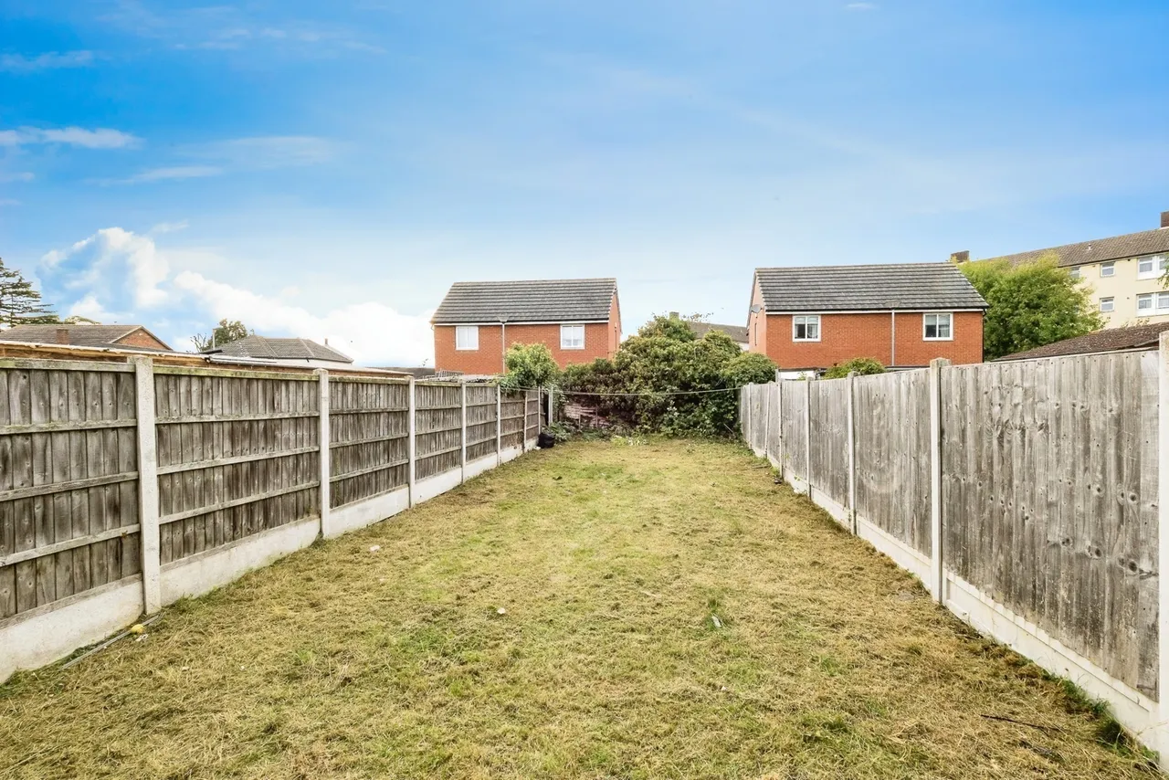 Wainfleet Avenue, Romford, RM5, photo 6