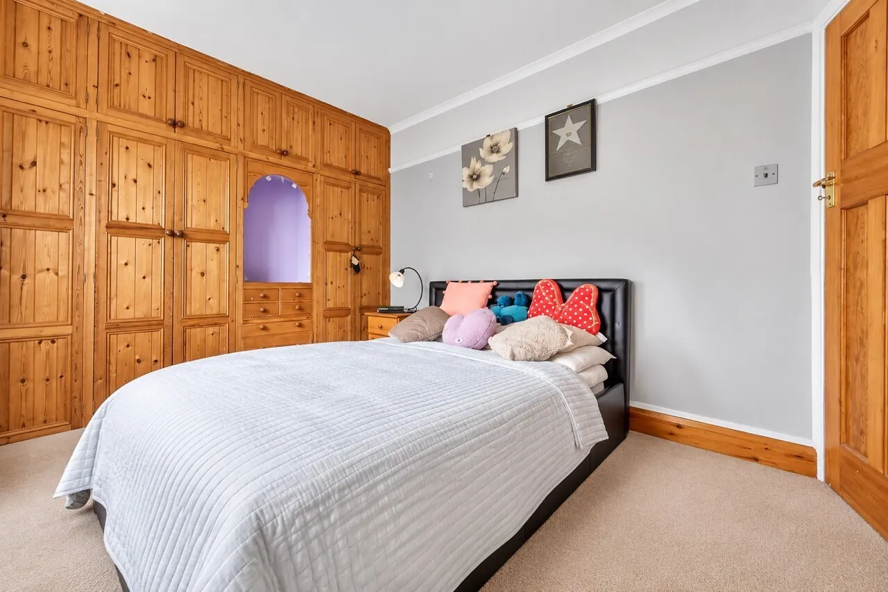 Radlett Road, Frogmore, AL2, photo 17