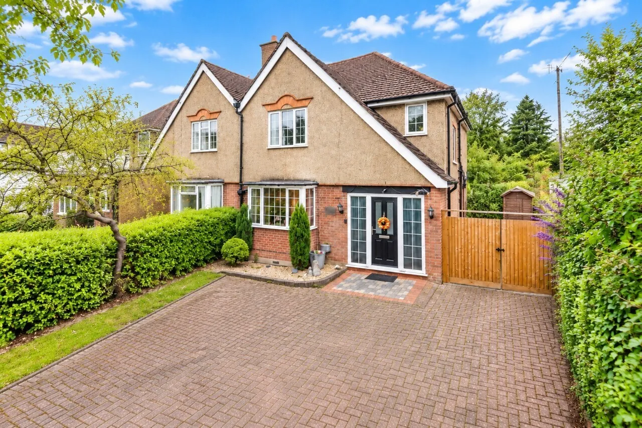 3 bed house for sale, Radlett Road, Frogmore, AL2