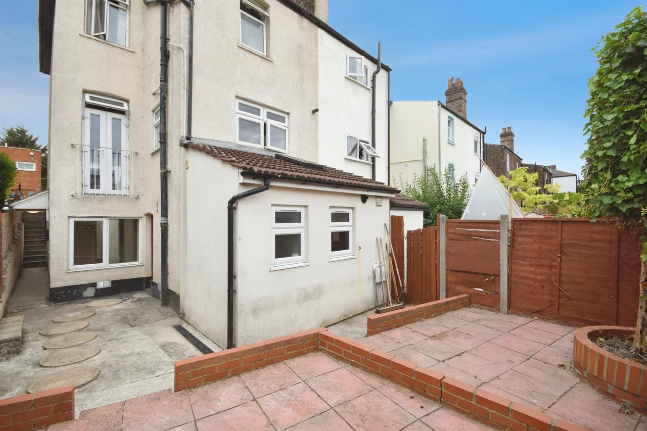 Victoria Road, Warley, Brentwood, photo 10