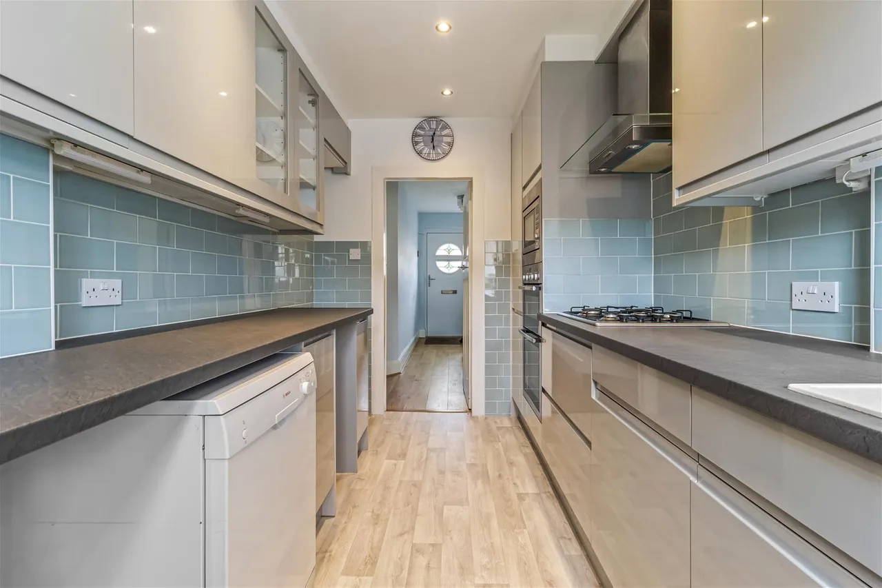 Guildford Road, Worthing, photo 6
